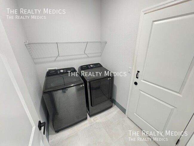 Building Photo - 2226 Rock Dr