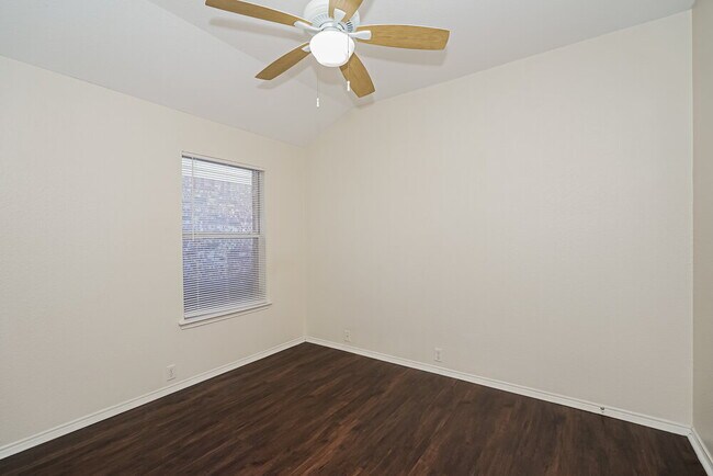 Building Photo - 2525 Tar Heel Dr