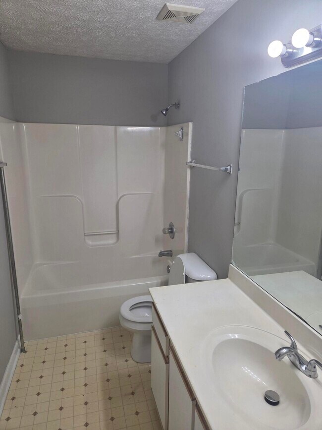 Building Photo - 450 Dabney Dr