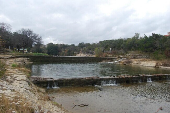 Building Photo - 406 West St