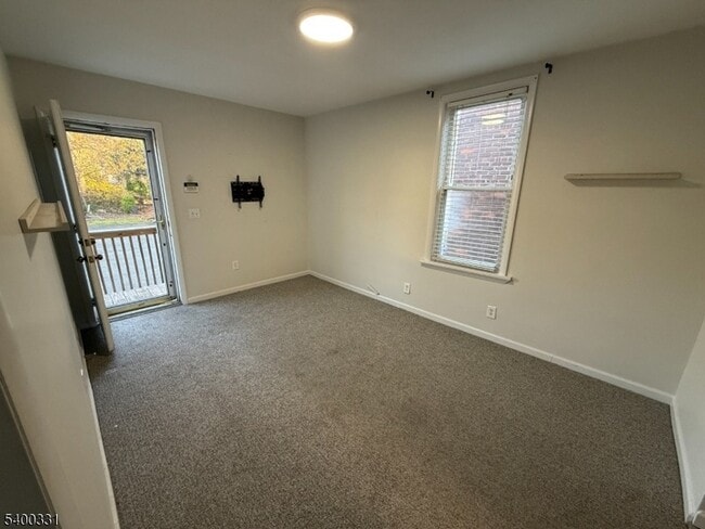 Building Photo - 148 Franklin Ave