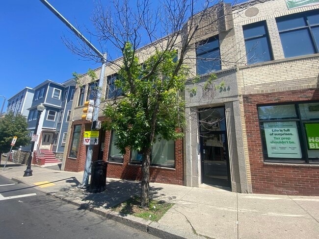 Building Photo - 344 Talbot Ave