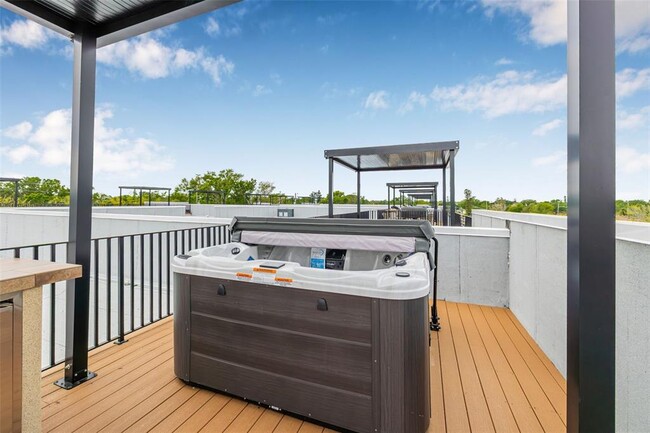 Building Photo - 8615 5th St N