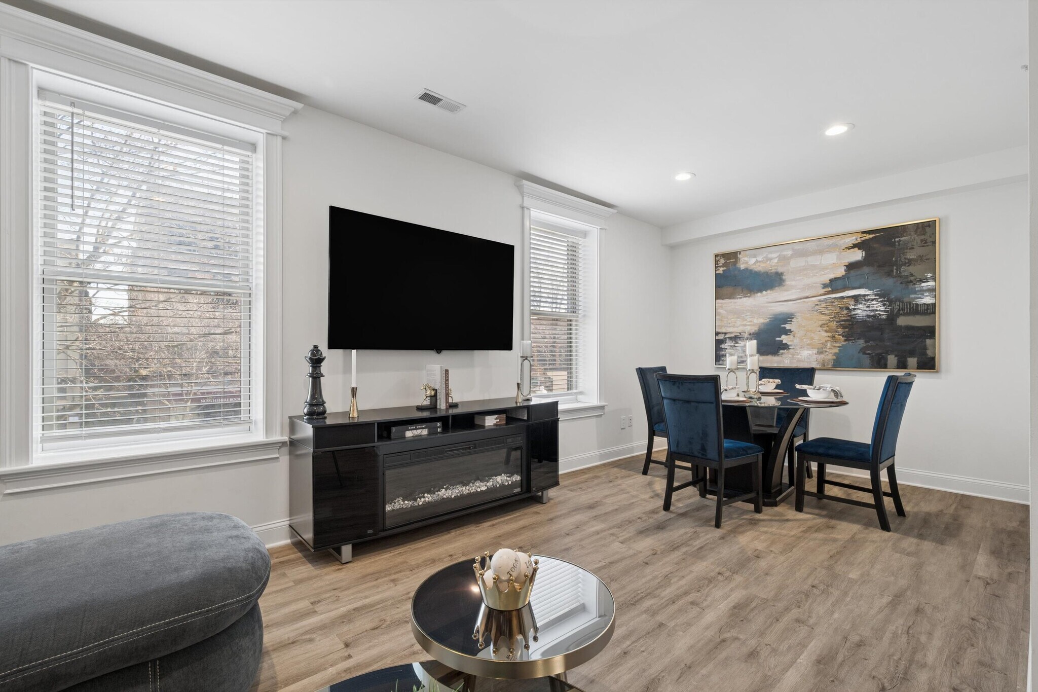 Building Photo - 425 Broadway