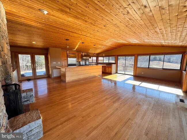 Building Photo - 72 Jordans Rd