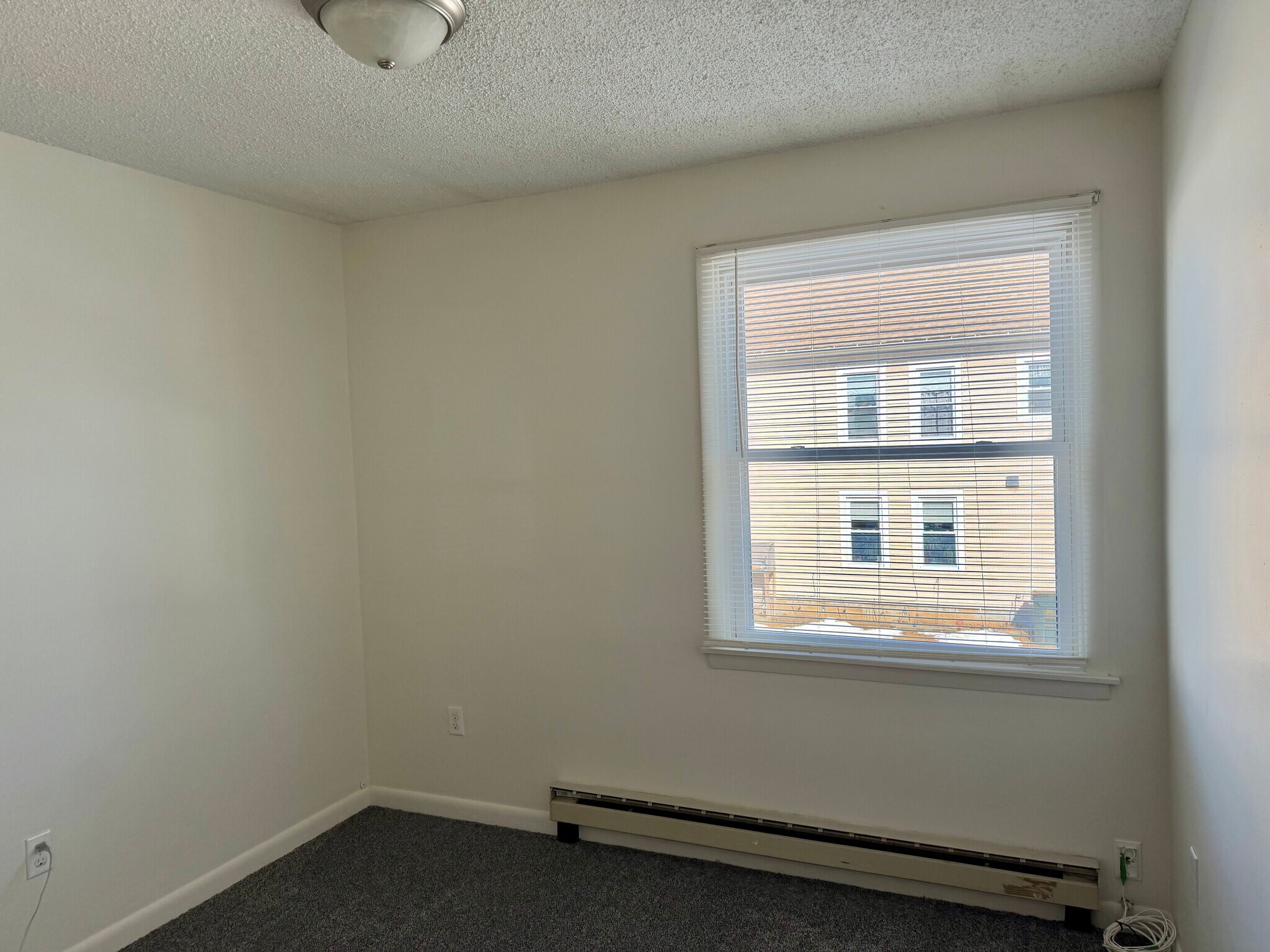 Building Photo - 126 Montcalm Ave