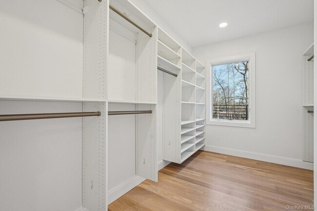 Building Photo - 400 Phillips Hill Rd