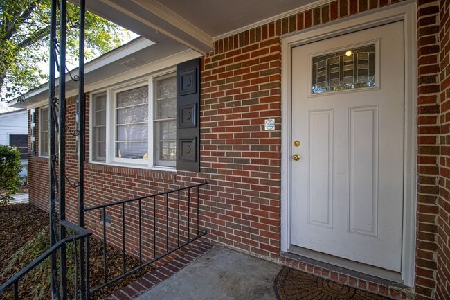 Building Photo - Charming 3-Bedroom Brick Home in Cayce