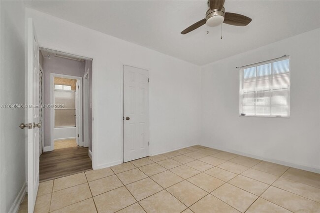 Building Photo - 1351 NE 156th St