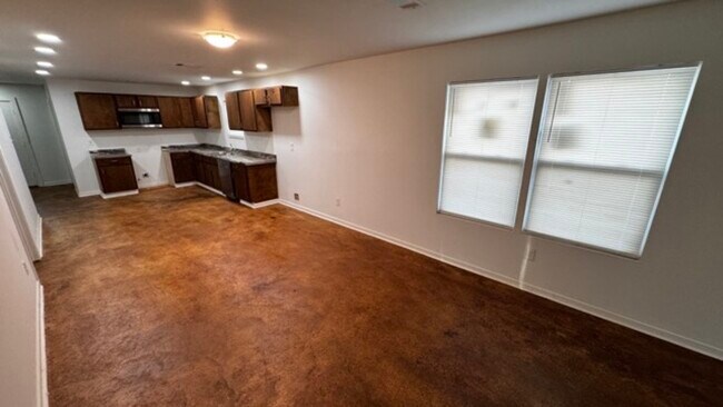 Building Photo - 3021 Chelsea Ave