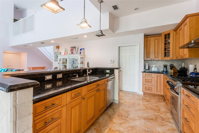 Building Photo - 2999 Banyan Rd