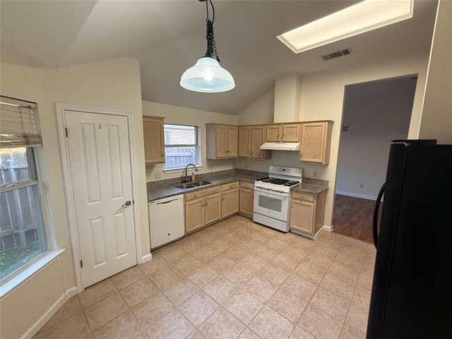 Building Photo - 4617 Moose Dr