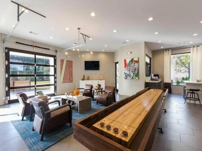 Building Photo - 3500 Windcliff Dr SE