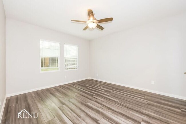 Building Photo - 1752 Escondido Dr