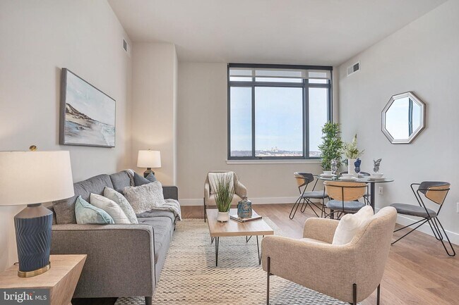 Building Photo - 2000 Clarendon Blvd