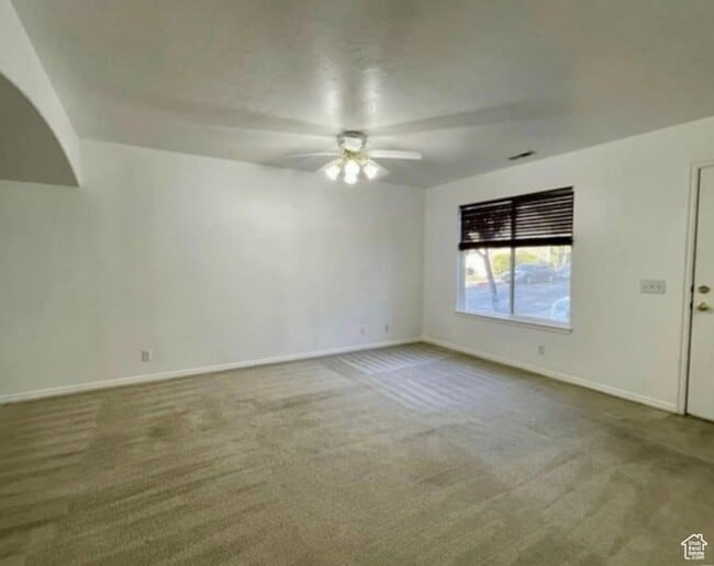 Building Photo - 819 E 760 N