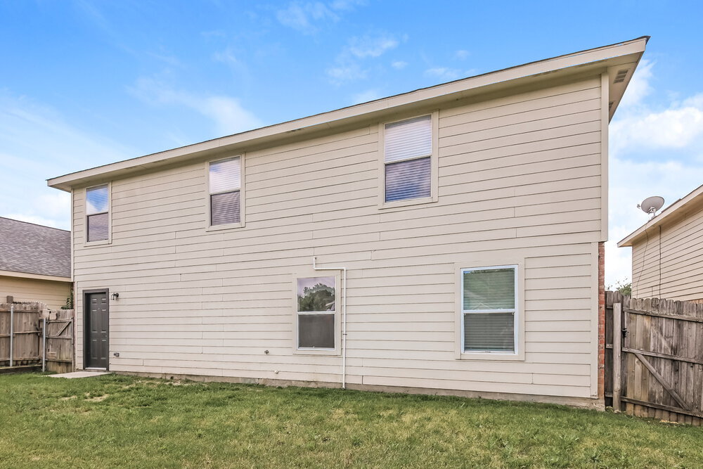 Building Photo - 4936 Water Ridge Ln