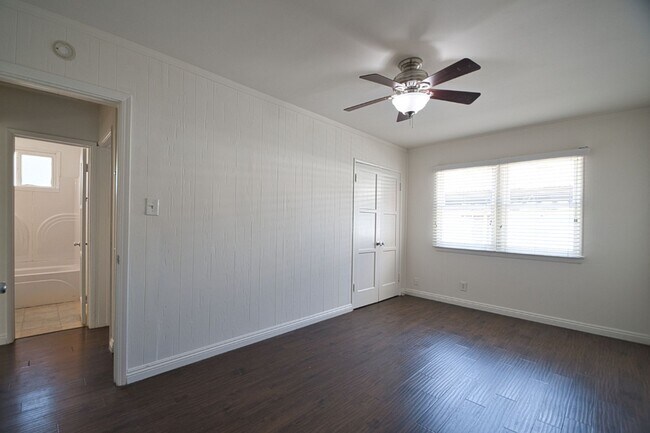 Building Photo - t1803R