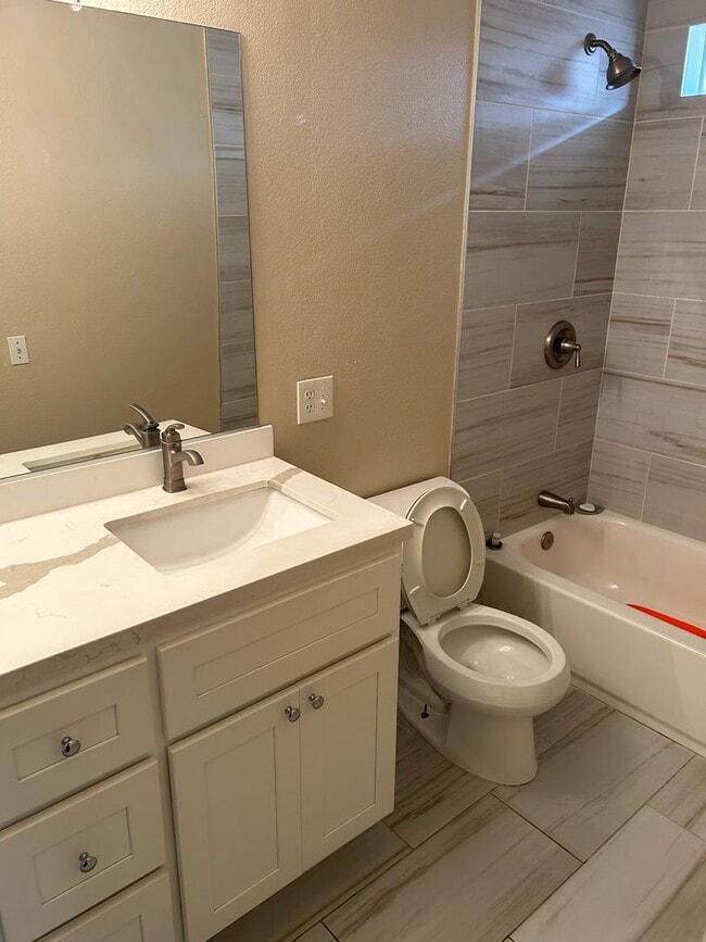 Building Photo - Saddlepeak Dr. Home