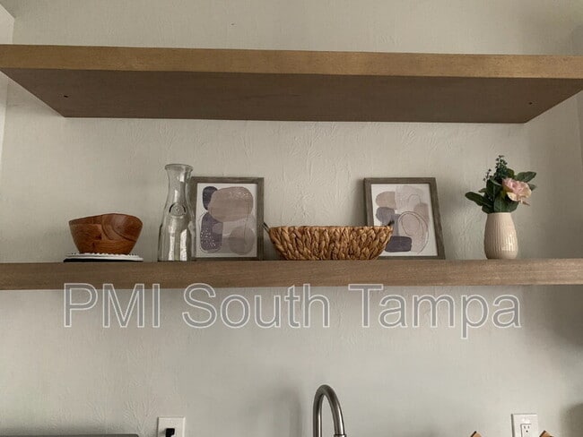 Building Photo - 701 S 26th St