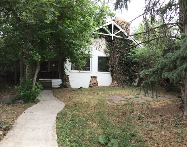 Building Photo - Custom Home, 7th and University