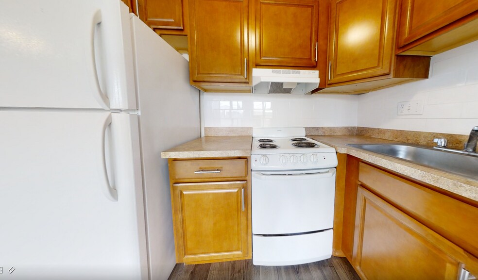 Building Photo - 1102 Boylston St