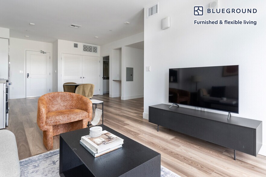 Building Photo - 85 Cleaveland Rd