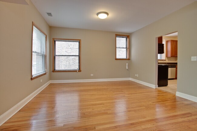 Building Photo - 5419 S Hyde Park Blvd