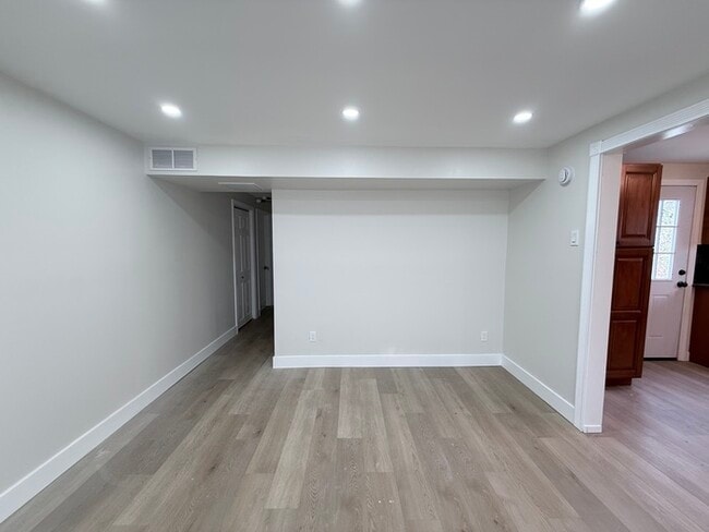 Building Photo - 315 Park Ave