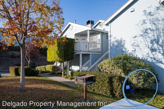 Building Photo - 2 br, 1 bath House - 511 Timbercove #8