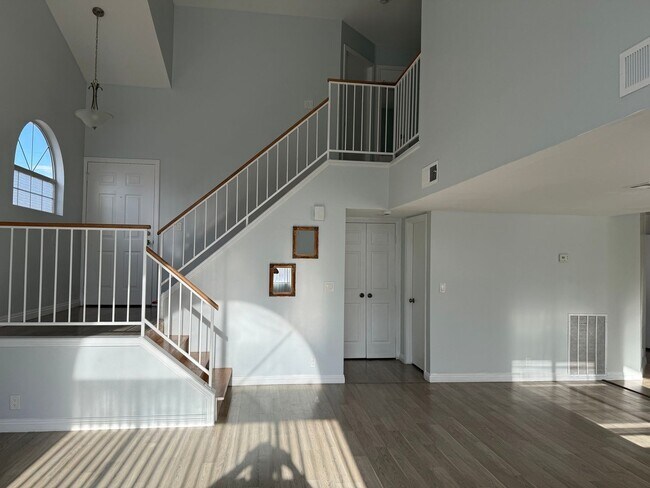 Building Photo - Charming 4BR House in Las Vegas