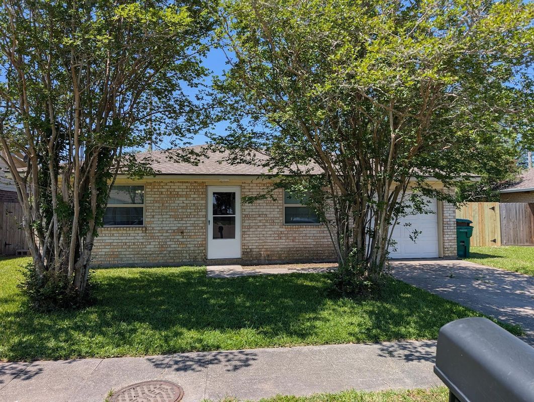 Building Photo - 2113 S Sugar Ridge Dr