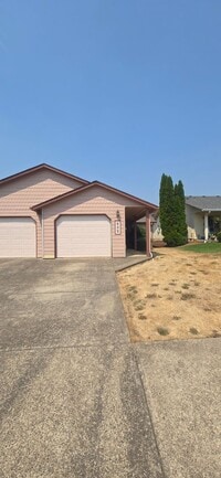 Building Photo - 632 Benjamin Ave