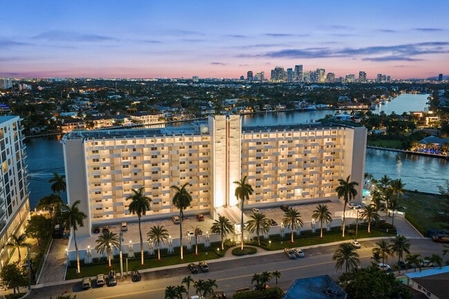 Building Photo - 511 Bayshore Dr