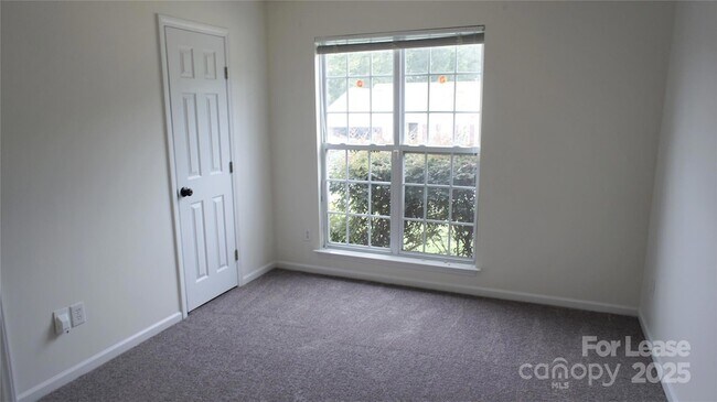 Building Photo - 2309 Ivy Run Dr