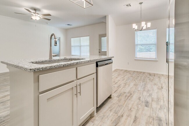 Building Photo - Brand New 4 Bed Home!
