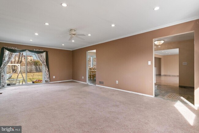 Building Photo - 12 Mershon Ln