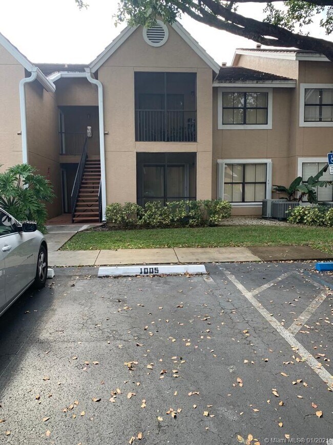Building Photo - 15600 SW 106th Ln