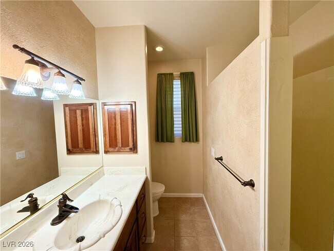 Building Photo - 3530 E Vineyard Dr