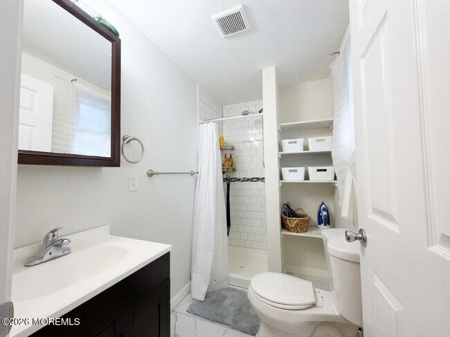 Building Photo - 1047 Jaques Ave