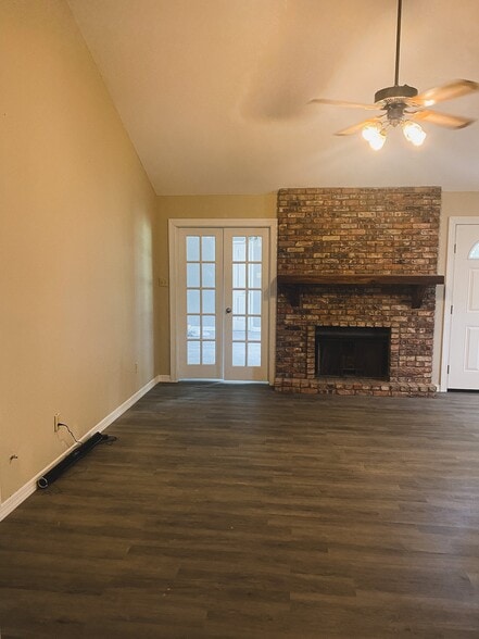 Building Photo - 200 Timberwood Dr