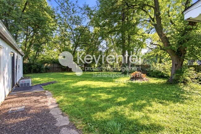Building Photo - 3710 Chateau Ct