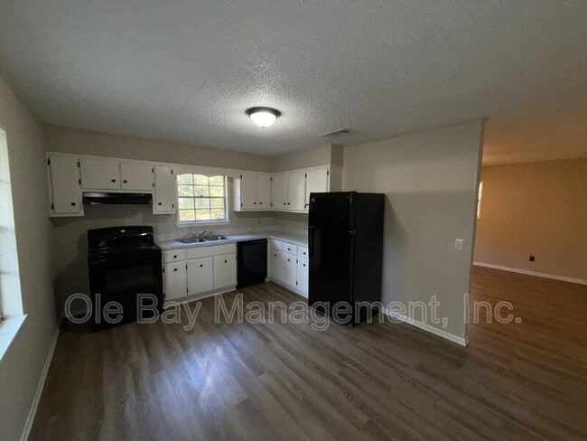 Building Photo - 1803 Runnels Rd