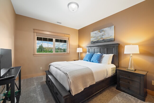 Building Photo - 2051 N Main St