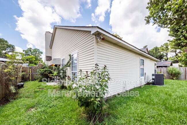 Building Photo - 5212 Elba Dr