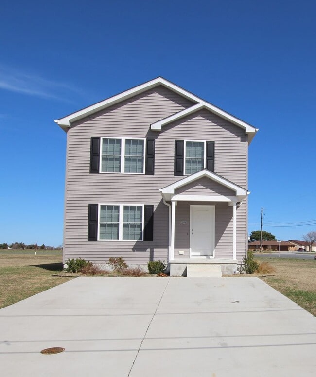 Building Photo - Modern Home for Immediate Occupancy – Avai...