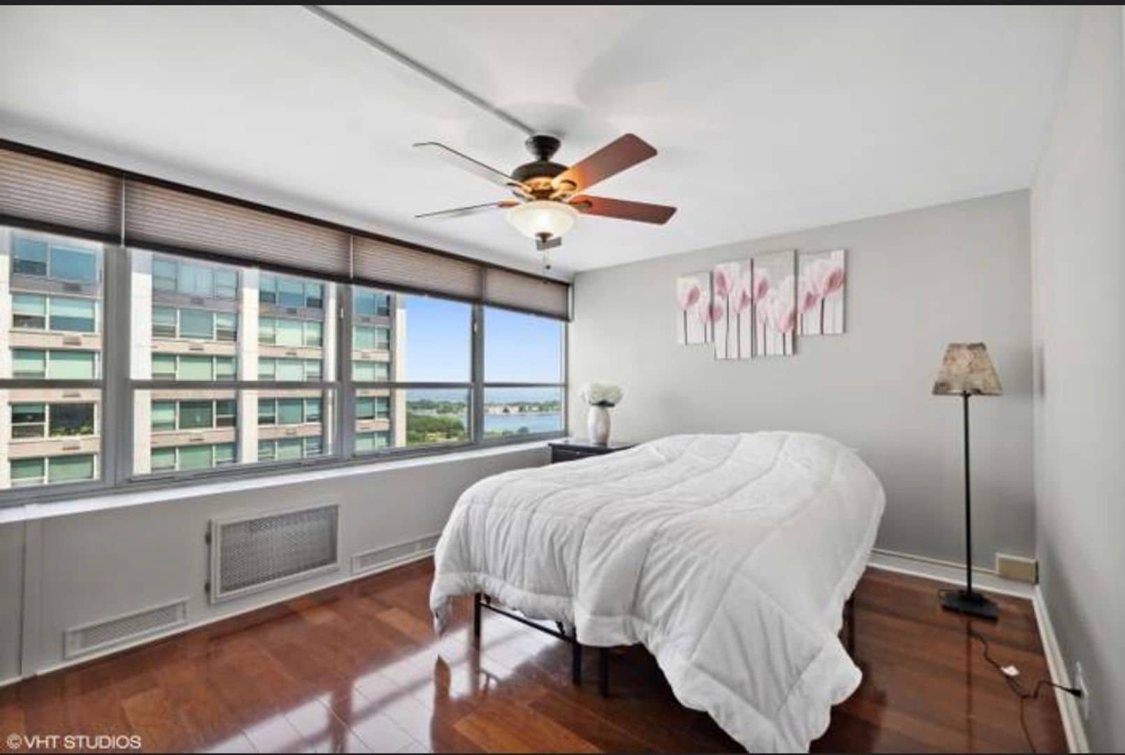 Building Photo - 3550 N Lake Shore Dr