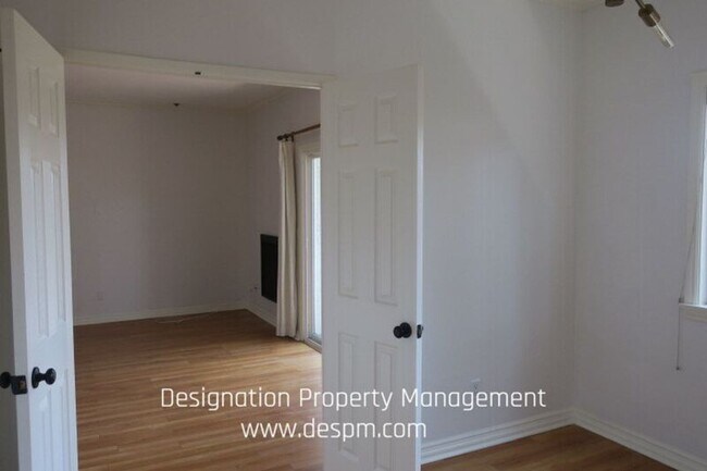 Building Photo - 156 S Oak Knoll Ave
