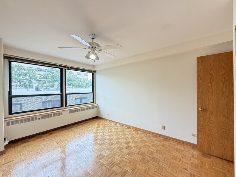 Building Photo - 4180 N Marine Dr
