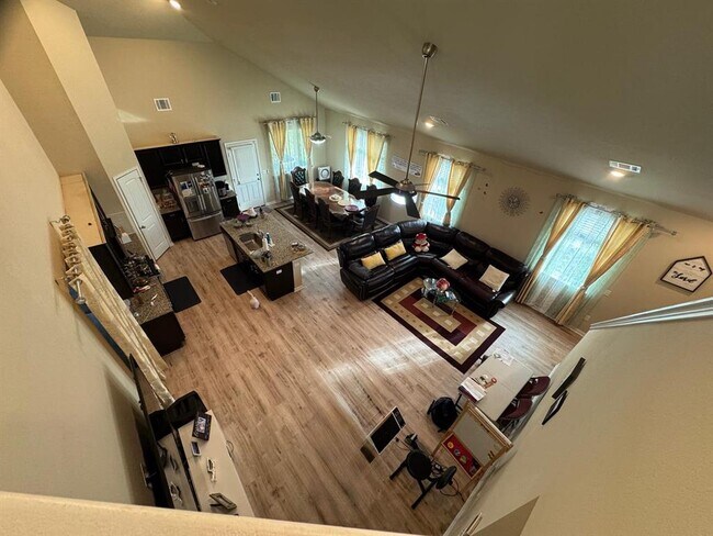 Building Photo - 113 Queen Anne Dr